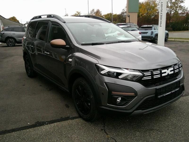 Neu Dacia Jogger Extreme 94 PS (69 kW) 2025 Grau Van / Kleinbus