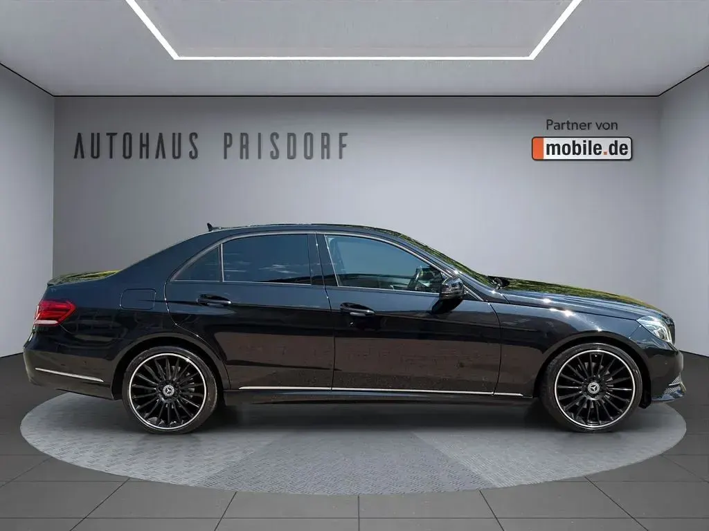 Gebraucht Mercedes E250 211 PS (155 kW) 2015 Schwarz Limousine