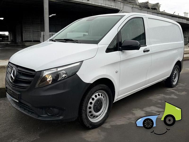 Weiß Gebraucht 2024 Mercedes Vito Van / Kleinbus | 27.900 € (Superpreis) - Bild 1/4