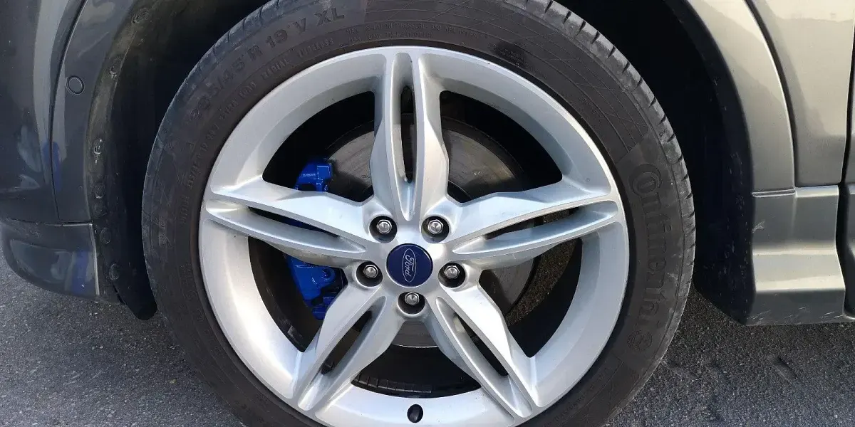 Używany Ford Kuga Individual 140 KM (102 kW) 2014 Szary SUV