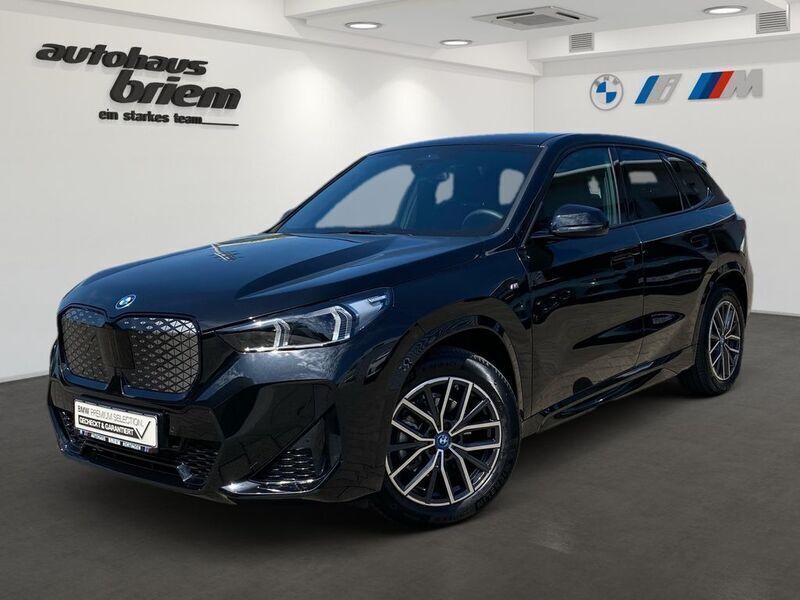 Saphirschwarz Gebraucht 2024 BMW iX1 M Sport SUV | 44.900 € (Etwas zu teuer) - Bild 1/4