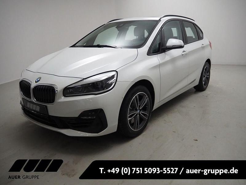 Weiß Gebraucht 2020 BMW 220 Sport Line Van / Kleinbus | 22.900 € (Guter Preis) - Bild 1/4