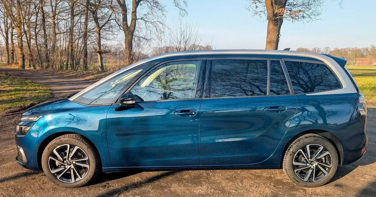 Gebraucht Citroën C4 SpaceTourer Shine 163 PS (119 kW) 2022 Blau Van / Kleinbus