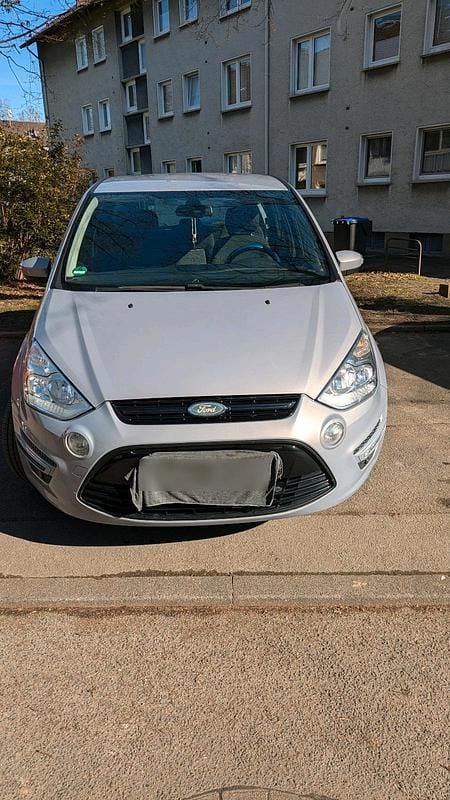 Silber Gebraucht 2011 Ford S-MAX S Van / Kleinbus | 5.000 € (Fairer Preis) - Bild 1/4