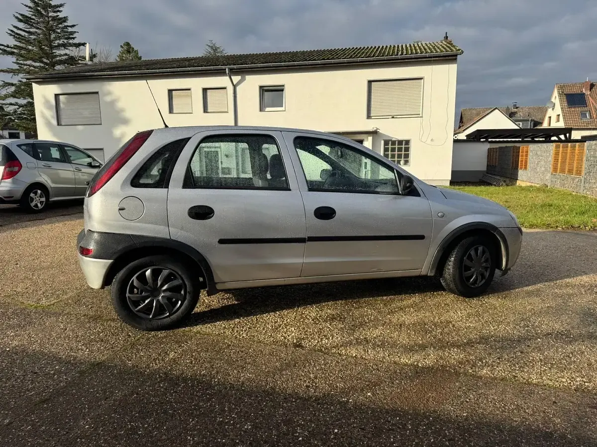 Gebraucht Opel Corsa 58 PS (42 kW) 2001 Silber Kleinwagen