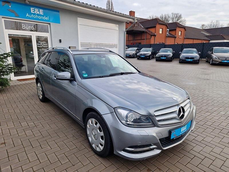 Gebraucht Mercedes C220 170 PS (125 kW) 2013 Palladiumsilber Kombi