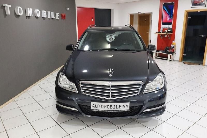 Gebraucht Mercedes C180 Elegance 156 PS (114 kW) 2012 Schwarz Limousine