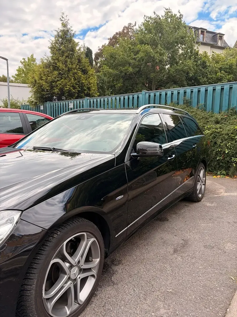 Gebraucht Mercedes E250 204 PS (150 kW) 2009 Schwarz Kombi