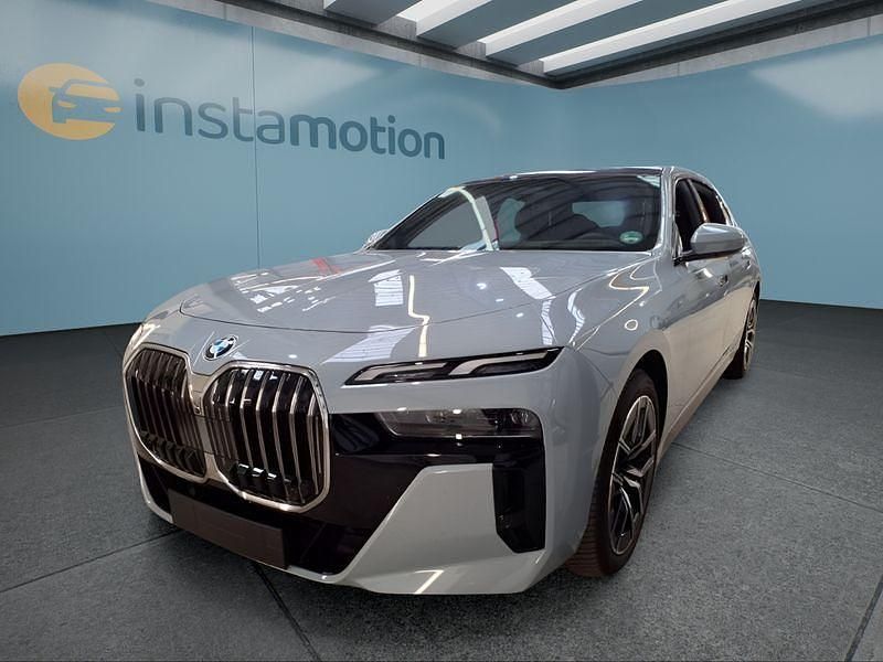 Grau Gebraucht 2024 BMW 740 Limousine | 91.349 € (Guter Preis) - Bild 1/4