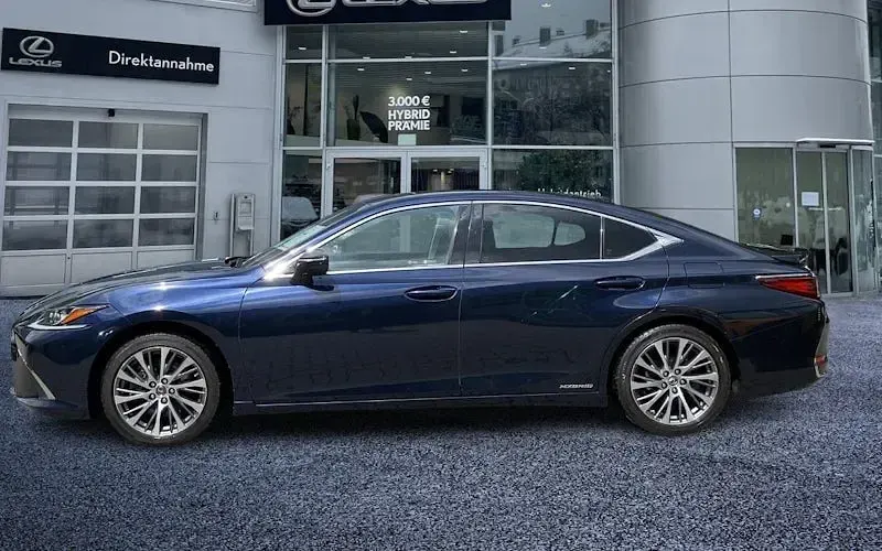 Gebraucht Lexus ES300H 218 PS (160 kW) 2021 Deep blue Limousine
