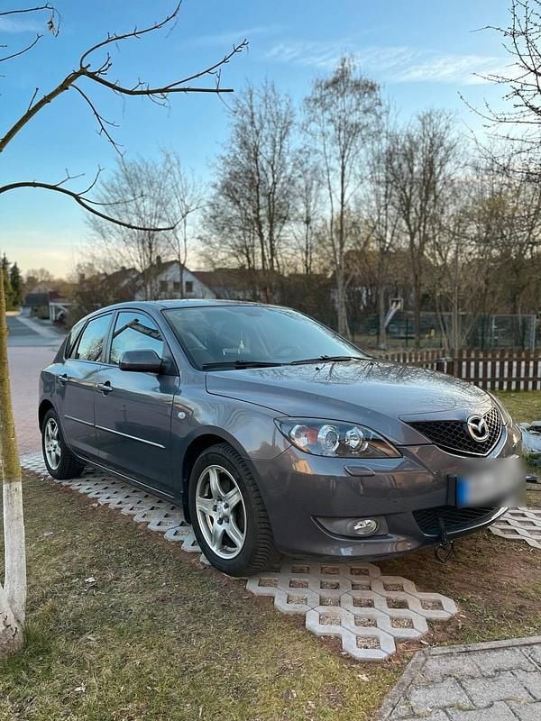 Grau Gebraucht 2008 Mazda 3 Limousine | 5.000 € (Teuer) - Bild 1/4