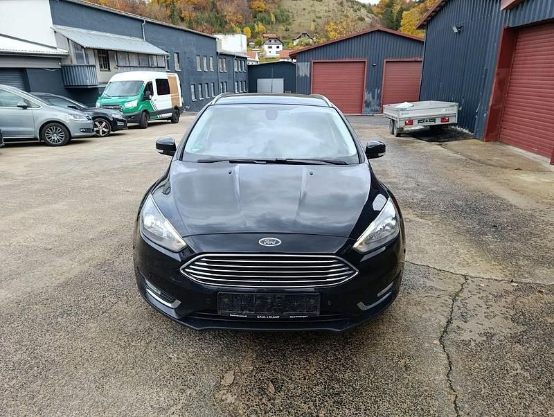 Schwarz Gebraucht 2015 Ford Focus Titanium Kombi | 5.800 € (Teuer) - Bild 1/4