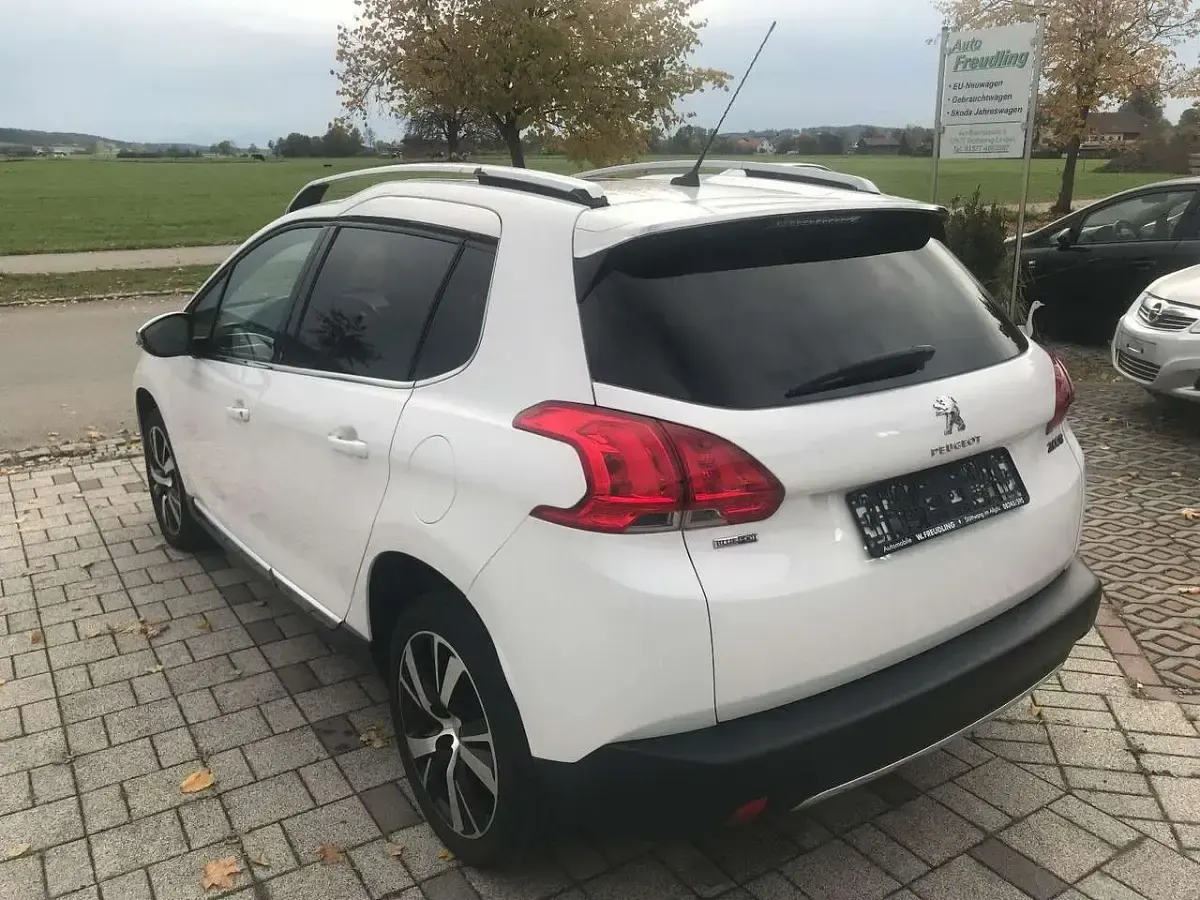 Gebraucht Peugeot 2008 Allure 120 PS (88 kW) 2015 Weiß SUV