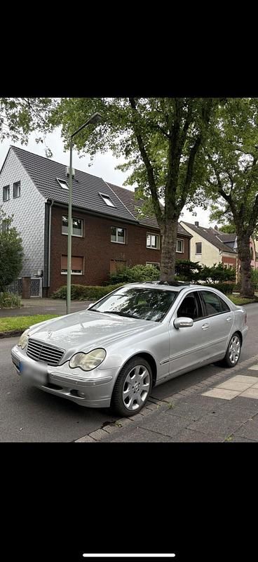 Silber Gebraucht 2001 Mercedes C320 Limousine | 3.099 € - Bild 1/4