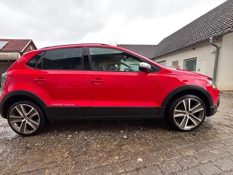 Rot Gebraucht 2011 VW Polo Cross Kleinwagen | 6.500 € (Fairer Preis) - Bild 1/4