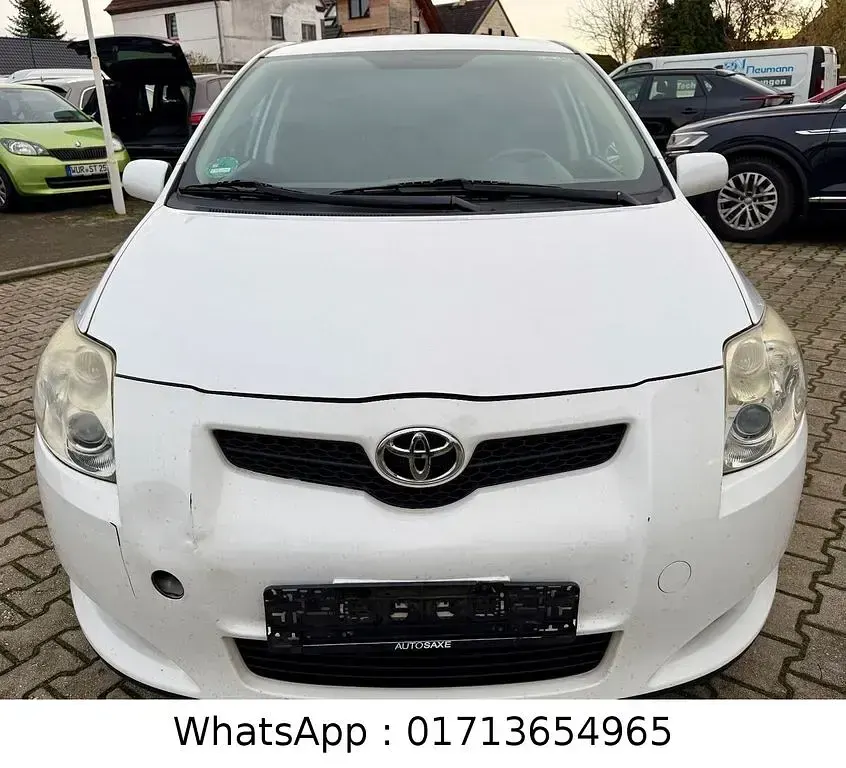 Gebraucht Toyota Auris Life 101 PS (74 kW) 2009 Weiß Kleinwagen