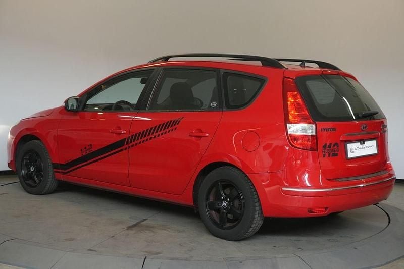 Second-hand Hyundai i30 Comfort 126 CP (92 kW) 2010 Roșu Break