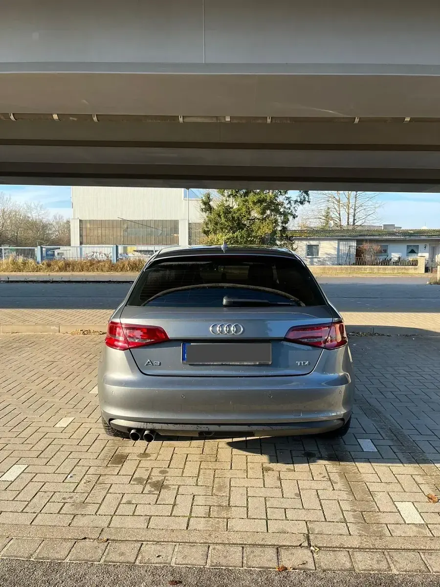 Gebraucht Audi A3 150 PS (110 kW) 2014 Grau Limousine