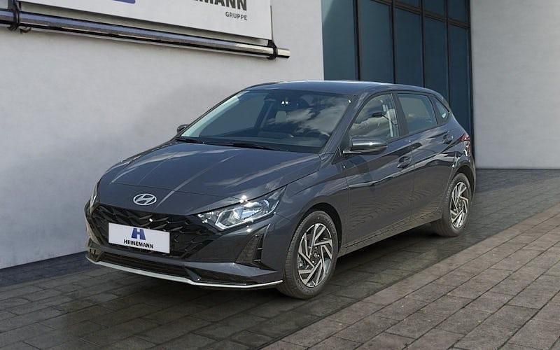 Aurora grey Neu 2025 Hyundai i20 Trend Limousine | 23.870 € (Etwas zu teuer) - Bild 1/4