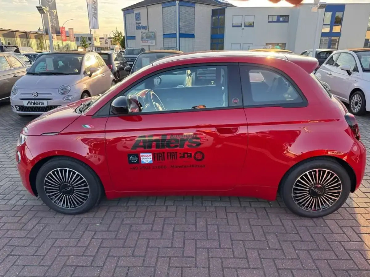 Gebraucht Fiat 500 Icon 65 PS (47 kW) 2026 Rot Limousine