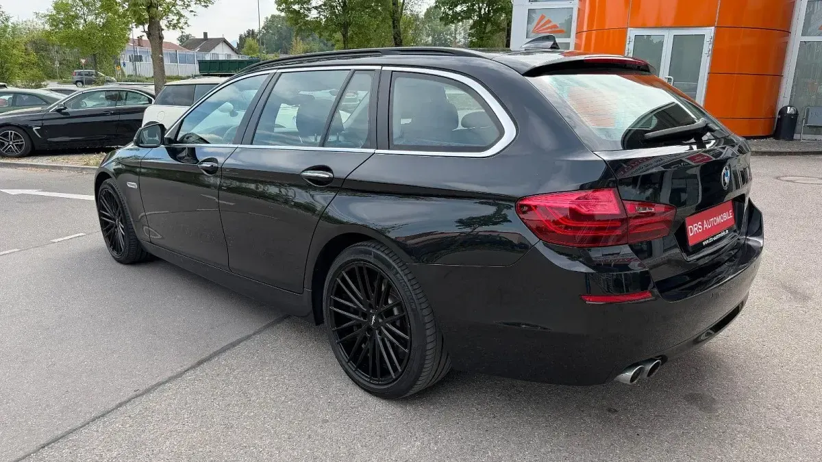 Gebraucht BMW 520 Performance 184 PS (135 kW) 2014 Saphirschwarz Kombi