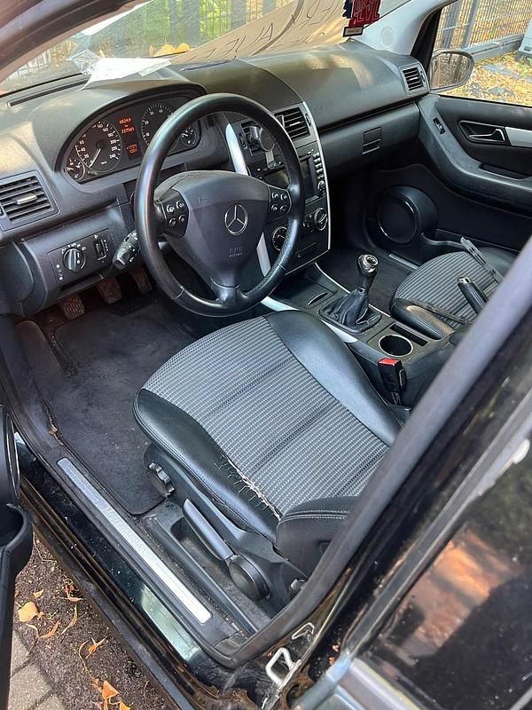 Schwarz Gebraucht 2005 Mercedes A170 Kleinwagen | 1.199 € (Guter Preis) - Bild 1/4