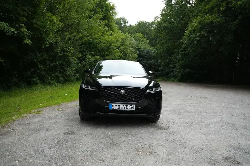Gebraucht Jaguar F-Pace R-Dynamic 204 PS (150 kW) 2022 Schwarz SUV