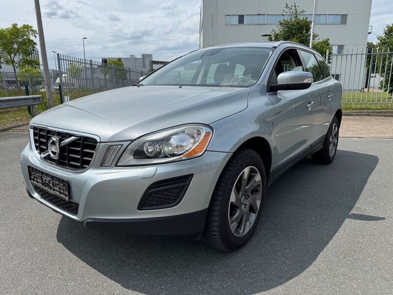 Grau Gebraucht 2013 Volvo XC60 Ocean Race SUV | 11.590 € (Guter Preis) - Bild 1/4