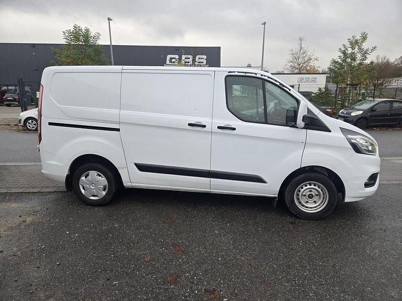 Gebraucht Ford Transit Trend 105 PS (77 kW) 2018 Weiß Van / Kleinbus