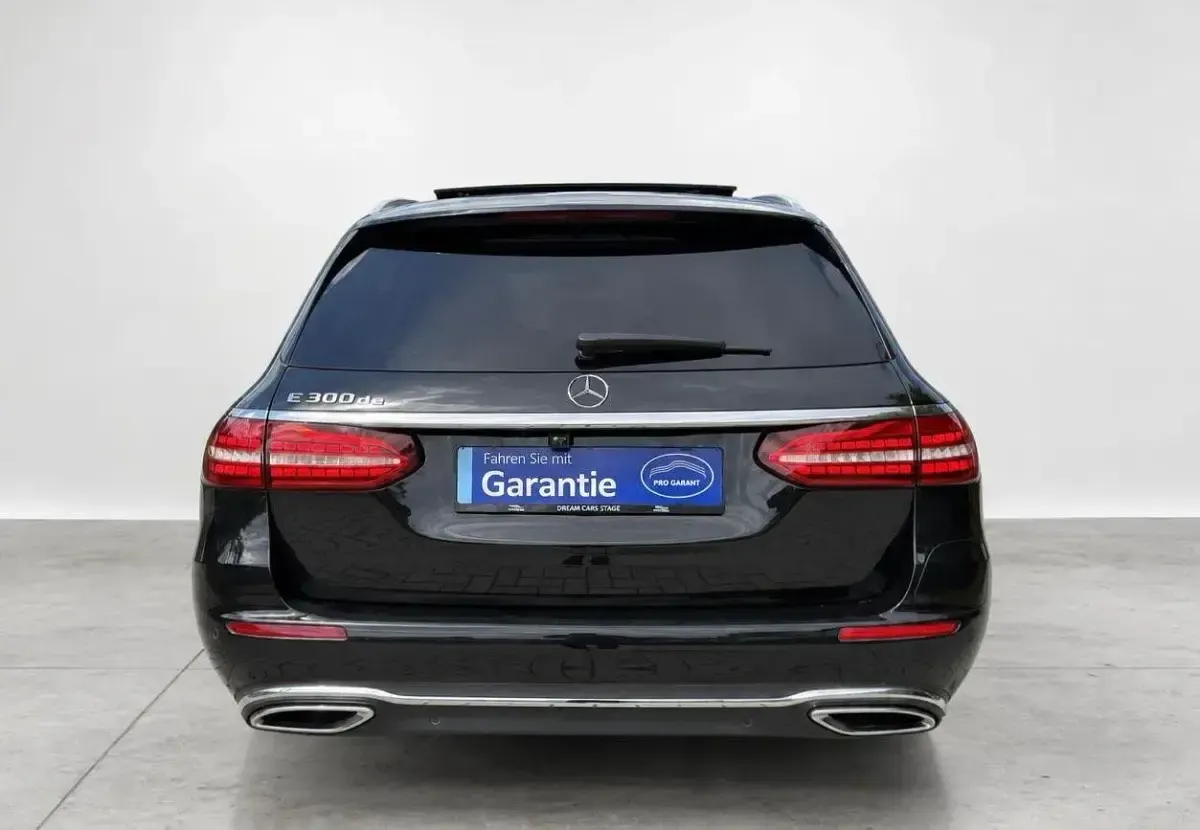 Gebraucht Mercedes E300 306 PS (225 kW) 2021 Schwarz Kombi