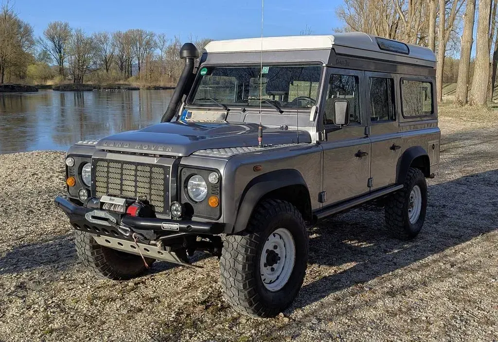 Gebraucht Land Rover Defender 122 PS (89 kW) 2012 Grau SUV