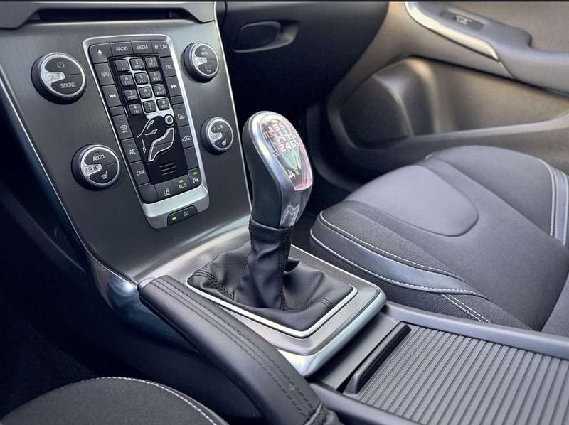 Gebraucht Volvo V40 150 PS (110 kW) 2015 Schwarz Limousine