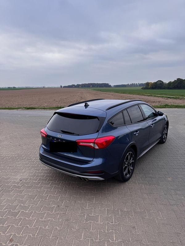 Używany Ford Focus Active X 182 KM (133 kW) 2020 Niebieski Kombi