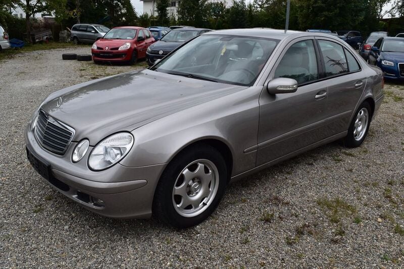 Używany Mercedes E280 190 KM (139 kW) 2005 Srebrny Sedan/Limuzyna
