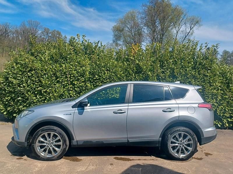 Gebraucht 2017 Toyota RAV4 SUV | 21.500 € - Bild 1/4