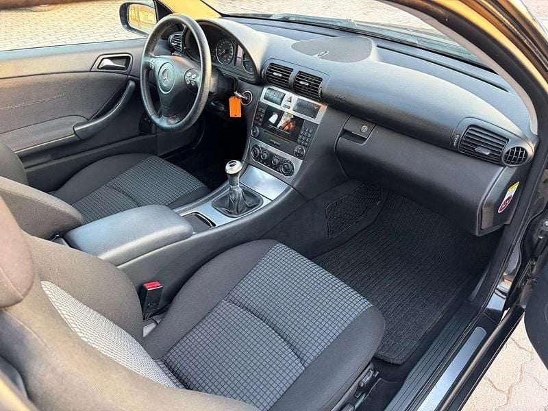 Gebraucht Mercedes C180 143 PS (105 kW) 2007 Schwarz