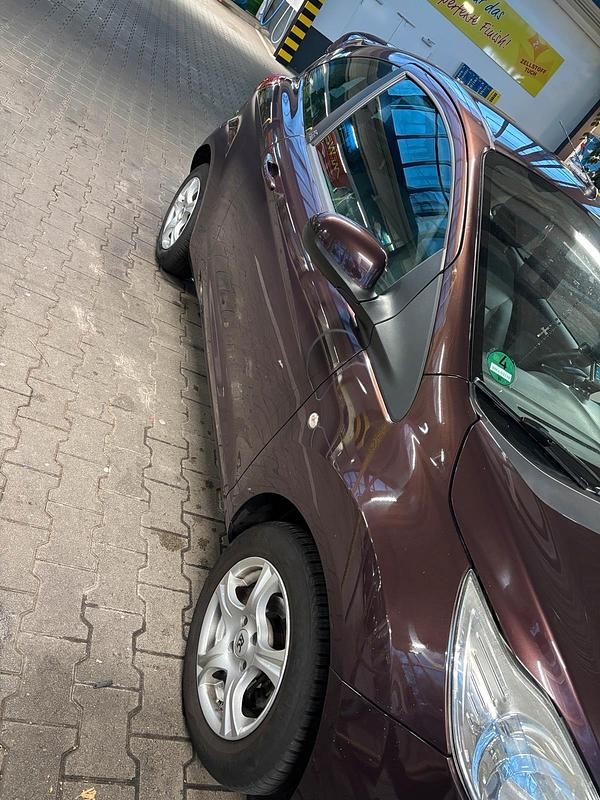 Gebraucht Ford Ka Titanium 69 PS (50 kW) 2009 Violet Kleinwagen