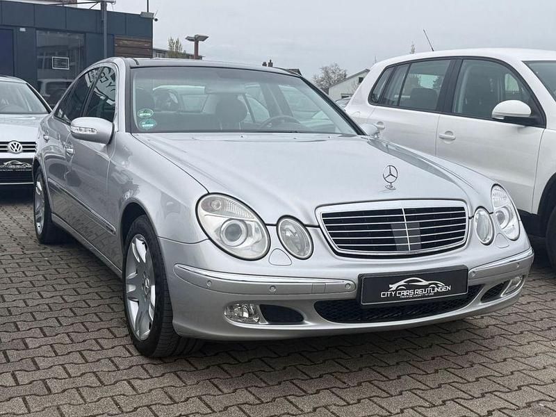 Używany Mercedes E500 Elegance 306 KM (225 kW) 2005 Srebrny Sedan/Limuzyna
