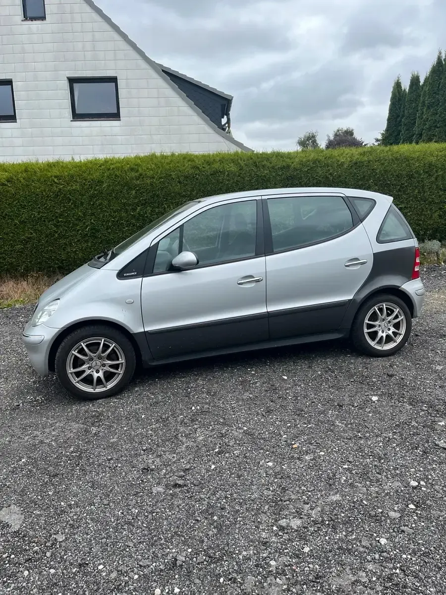 Gebraucht Mercedes A190 Elegance 125 PS (91 kW) 2003 Silber Kleinwagen
