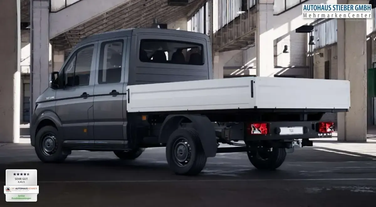 Neu MAN TGE 177 PS (130 kW) 2025 Deep black perleffekt Van