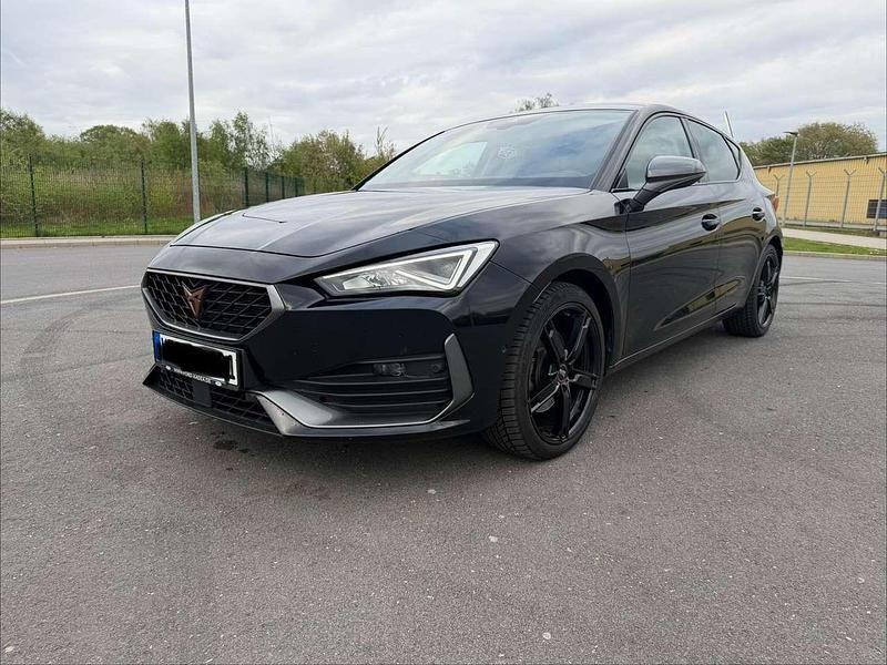 Second-hand Cupra Leon Basis 150 CP (110 kW) 2024 Negru Hatchback