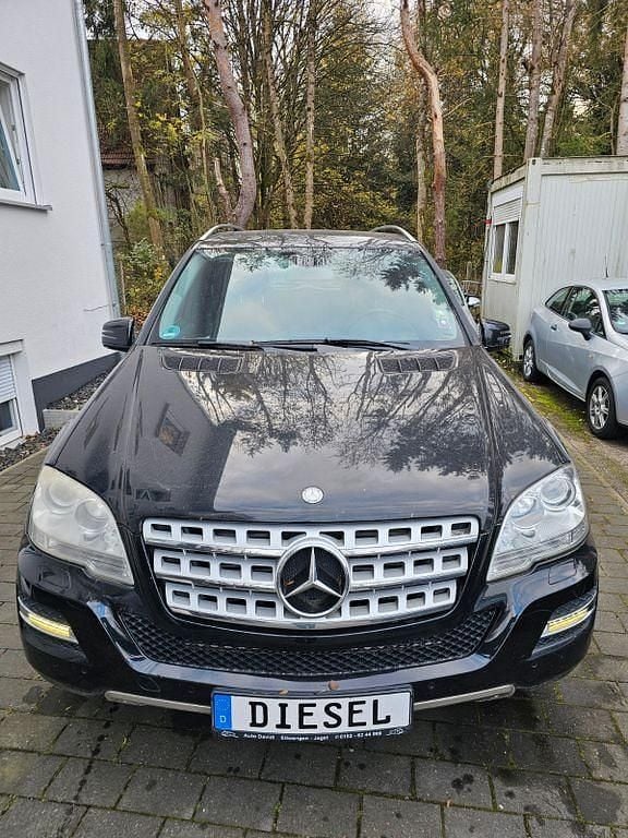Gebraucht Mercedes ML350 231 PS (169 kW) 2011 Schwarz SUV