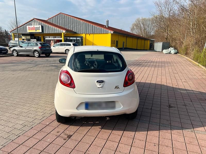 Gebraucht Ford Ka 69 PS (50 kW) 2011 Weiß Kleinwagen