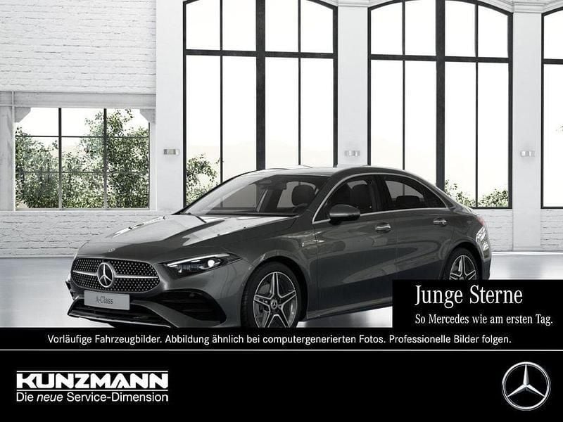 Mountaingrau metallic Gebraucht 2024 Mercedes A200 AMG Limousine | 31.390 € (Guter Preis) - Bild 1/4