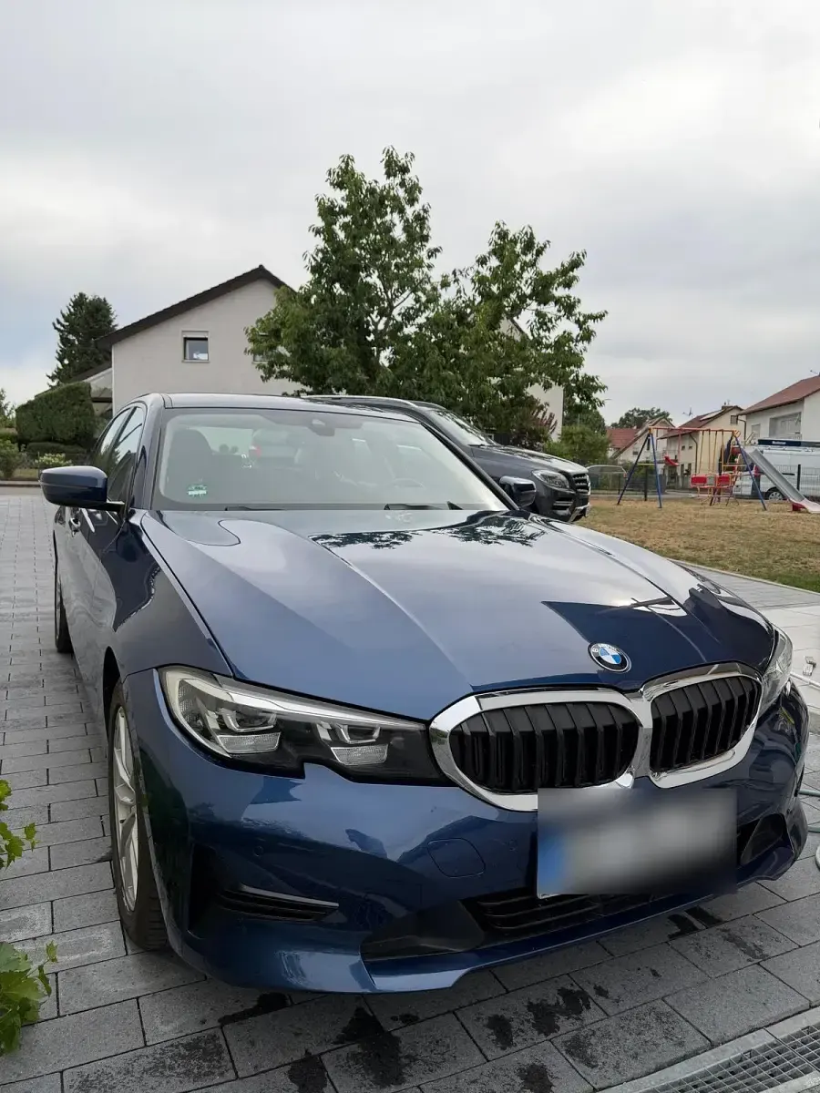 Gebraucht BMW 330e 292 PS (214 kW) 2020 Blau Limousine
