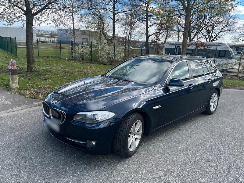 Gebraucht BMW 530 Sport Line 245 PS (180 kW) 2010 Blau Kombi