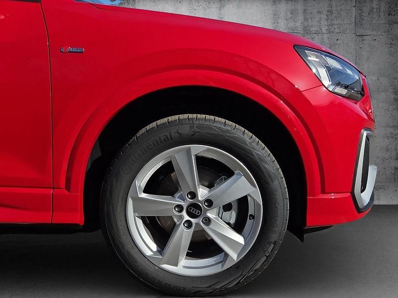Neu Audi Q2 S-Line 150 PS (110 kW) 2026 Rot SUV