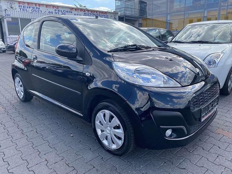 Schwarz Gebraucht 2013 Peugeot 107 Active Kleinwagen | 3.990 € (Fairer Preis) - Bild 1/4
