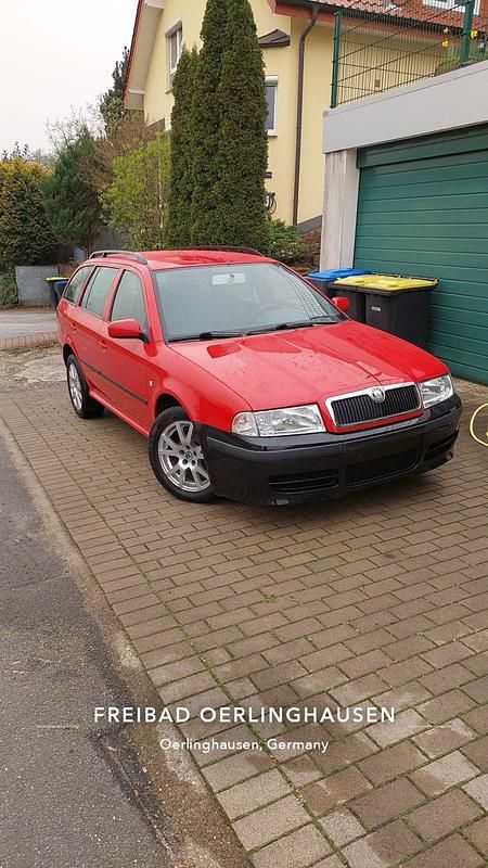 Rot Gebraucht 2005 Skoda Octavia Kombi | 1.100 € (Superpreis) - Bild 1/4