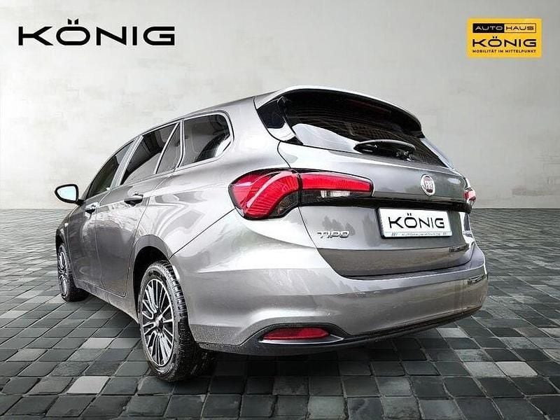 Gebraucht Fiat Tipo Basis 131 PS (96 kW) 2023 Grau Limousine